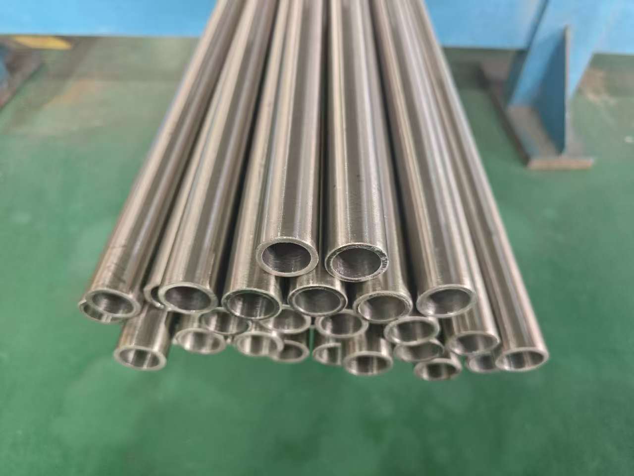 Key Features and Applications of Nickel 200 Tube and Pipe